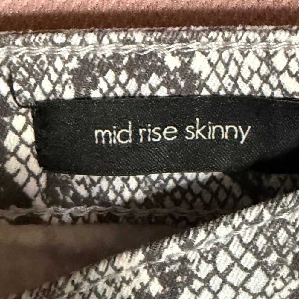 Ella Moss Anthropologie Mid Rise Skinny Grey Black White Snake Print Pants‎ 29 - Picture 5 of 9